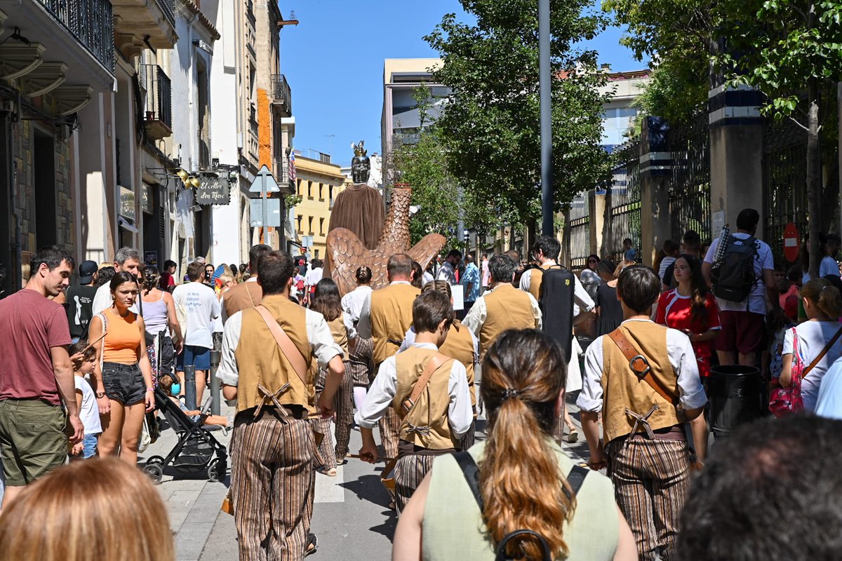 Les Santes Mataró (@lessantesmataro) on Twitter photo Hi participen <a href="/DiablesesMataro/">Diablesses de Mataro</a>, Tabalers do Maresme, #Momerota, #Momeroteta, #Dragalió, Tabalers del Dragalió,<a href="/Dracdemataro/">Drac de Mataró</a>, Tabalers del Drac, #nans, Flabiolaires, Grallers,<a href="/FRobafaves/">Gegants i Nans de Mataró</a>,<a href="/aliga_mataro/">Àliga de Mataró</a>, Ministrils, autoritats i banda de@AgrMusMaresme Hi participen <a href="/DiablesesMataro/">Diablesses de Mataro</a>, Tabalers do Maresme, #Momerota, #Momeroteta, #Dragalió, Tabalers del Dragalió,<a href="/Dracdemataro/">Drac de Mataró</a>, Tabalers del Drac, #nans, Flabiolaires, Grallers,<a href="/FRobafaves/">Gegants i Nans de Mataró</a>,<a href="/aliga_mataro/">Àliga de Mataró</a>, Ministrils, autoritats i banda de@AgrMusMaresme