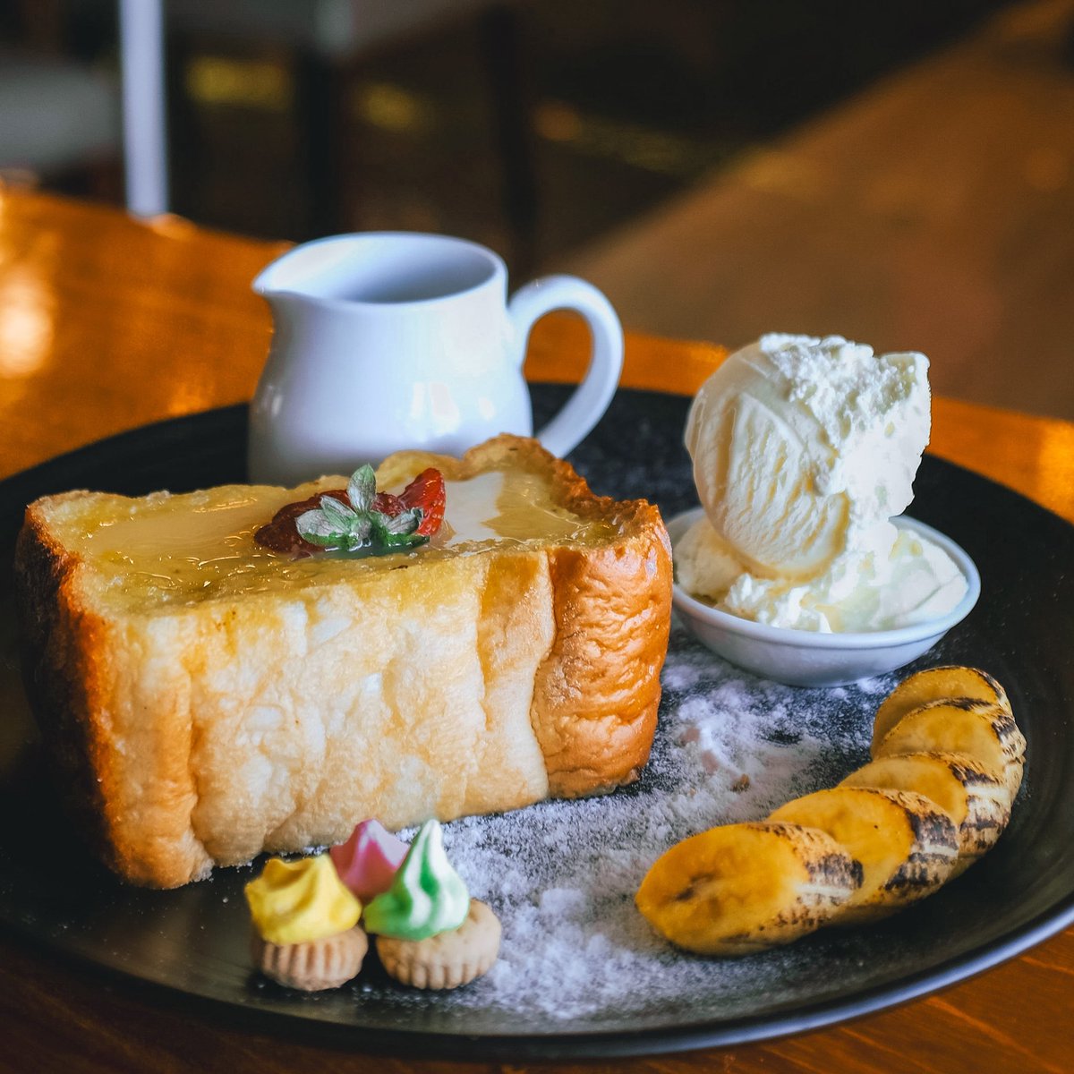 HarperJogja's tweet photo. Craving something sweet or savory?
Enjoy our bed menu menu: Roti Jadul, filled with granulated sugar, butter, sweetened condensed milk, and served with vanilla ice cream for only IDR 29,000 net.
.
#stayatarchipelago #stayatharper #archipelagoupdates #harperupdates #harperjogja https://t.co/bLWC6poz0F