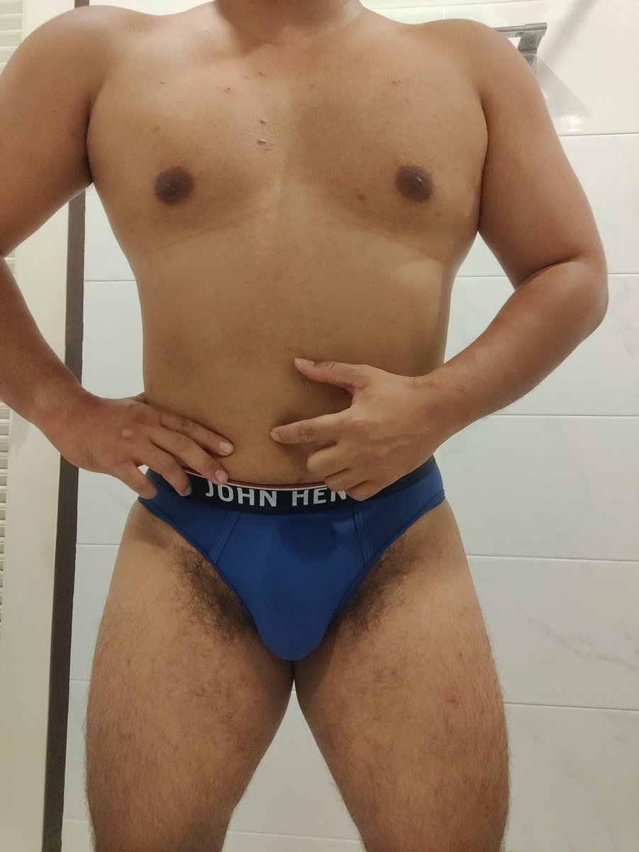 Tvll25's tweet photo. @biundiesguy45 Sexy guy https://t.co/atuAhVwHlx