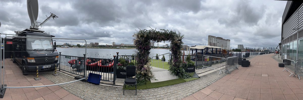 Links Broadcast tweet media