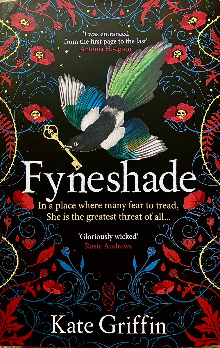 The gorgeous books discussed at @Windsor_wstones last night:
#TheFascination by @essiefox A glorious, heart-tugging cabinet of curiosities.
#TheSpiritEngineer by @AJWestAuthor spine-chilling dive into seances & mediums
#Fyneshade my twisted homage to Victorian ‘Governess Gothic’