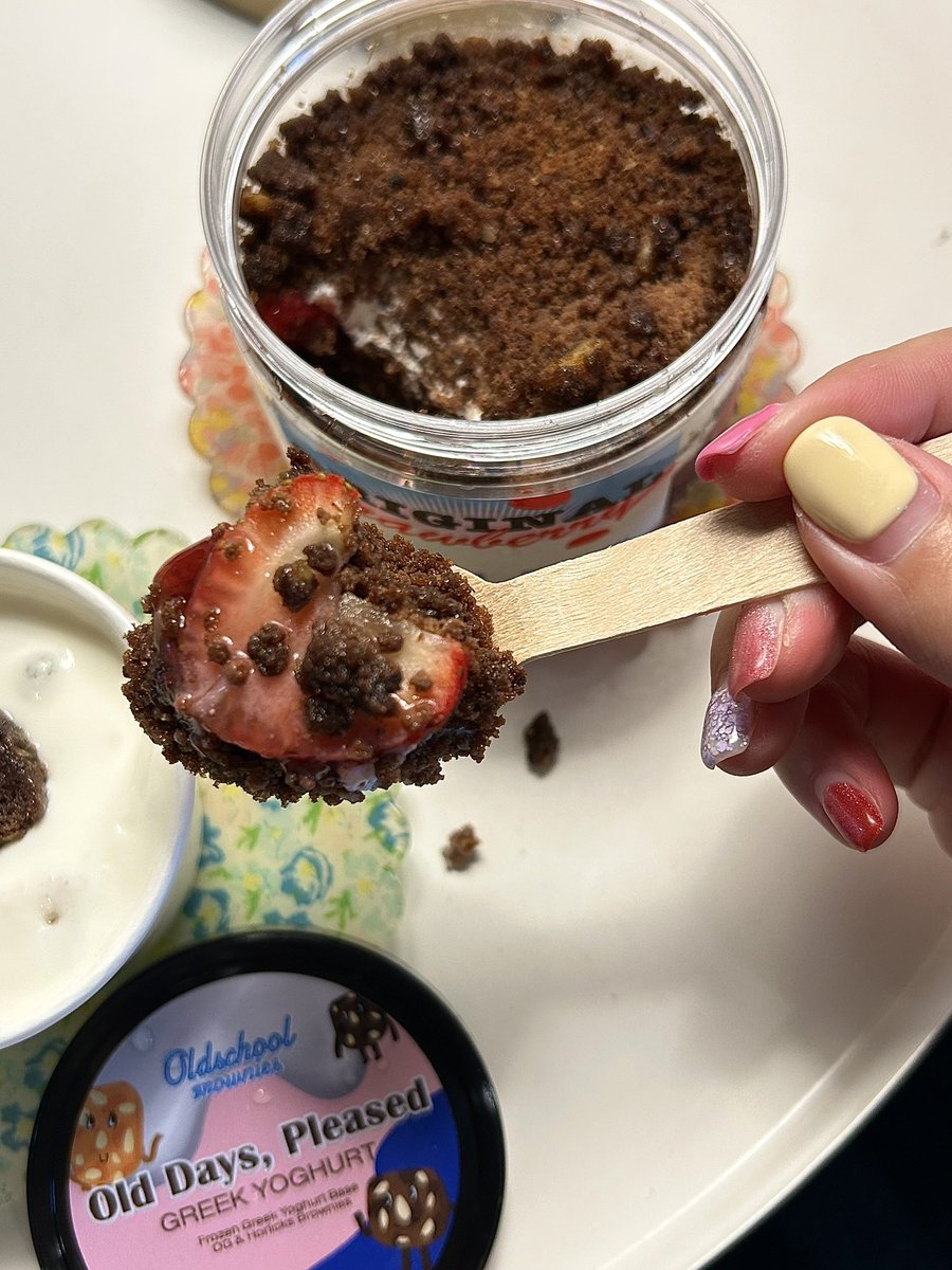babeioun's tweet photo. pleased 🍦 / oldschool 🍪
* recommended * 
   💘🥛💘 https://t.co/j8NaBFfTmT