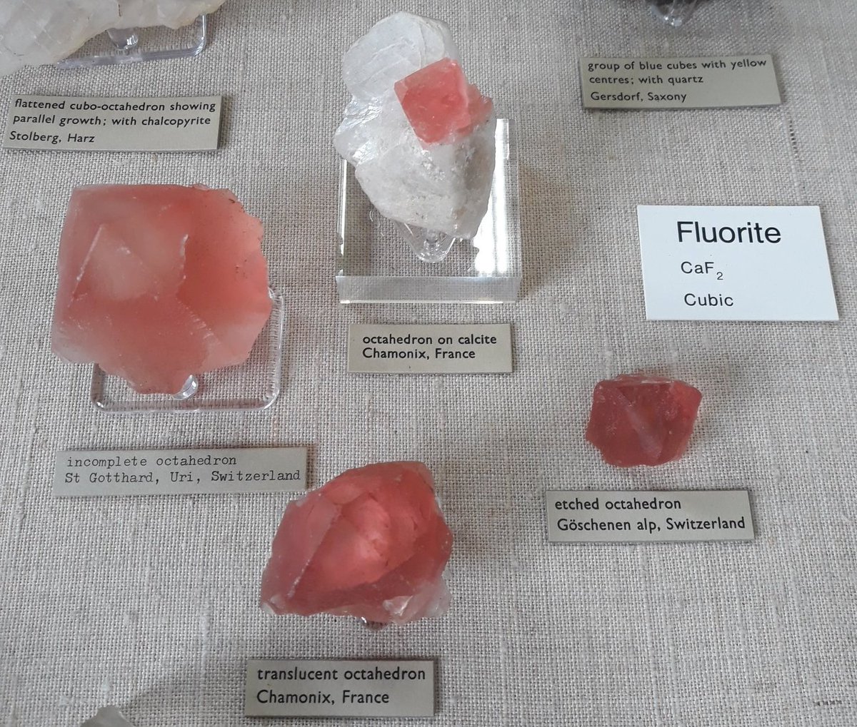 #Barbie meets #FluoriteFriday! Fluorite comes in a wide variety of colours thanks to elemental impurities and irradiation. We have a few pink fluorite octahedra on display in the #minerals gallery #BarbieMovie