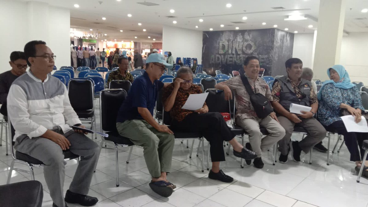 MinmonPS7's tweet photo. Pembukuan dan talkshow menghadirkan Wali Kota Bogor, dan ketua DPRD. 
Peserta 37 stand yg juga akan menampilkan produk Gula Pasir Rendah Kalori PS7 💪 https://t.co/KlCSUtw1ky