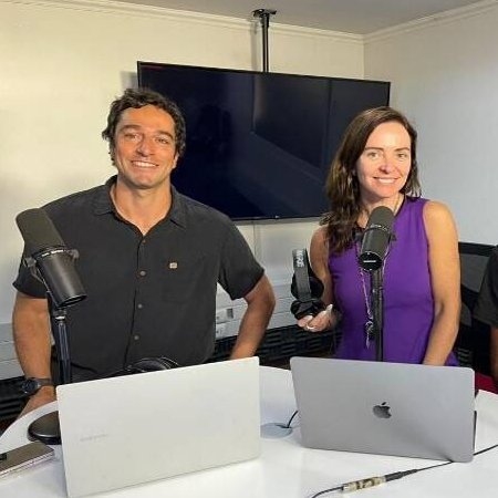 radiolaclave's tweet photo. 🔴 AHORA | Ya comienza #ClaveMorse 📊, el decodificador financiero de Radio La Clave conducido por @ElenaDressel y @NLealS 🎙️.
¡Escúchalo en vivo sintonizando la 92.9 FM 📻 o a través de este enlace! ⬇️
https://t.co/fzulL3ppF1 https://t.co/IdE93Oud5m