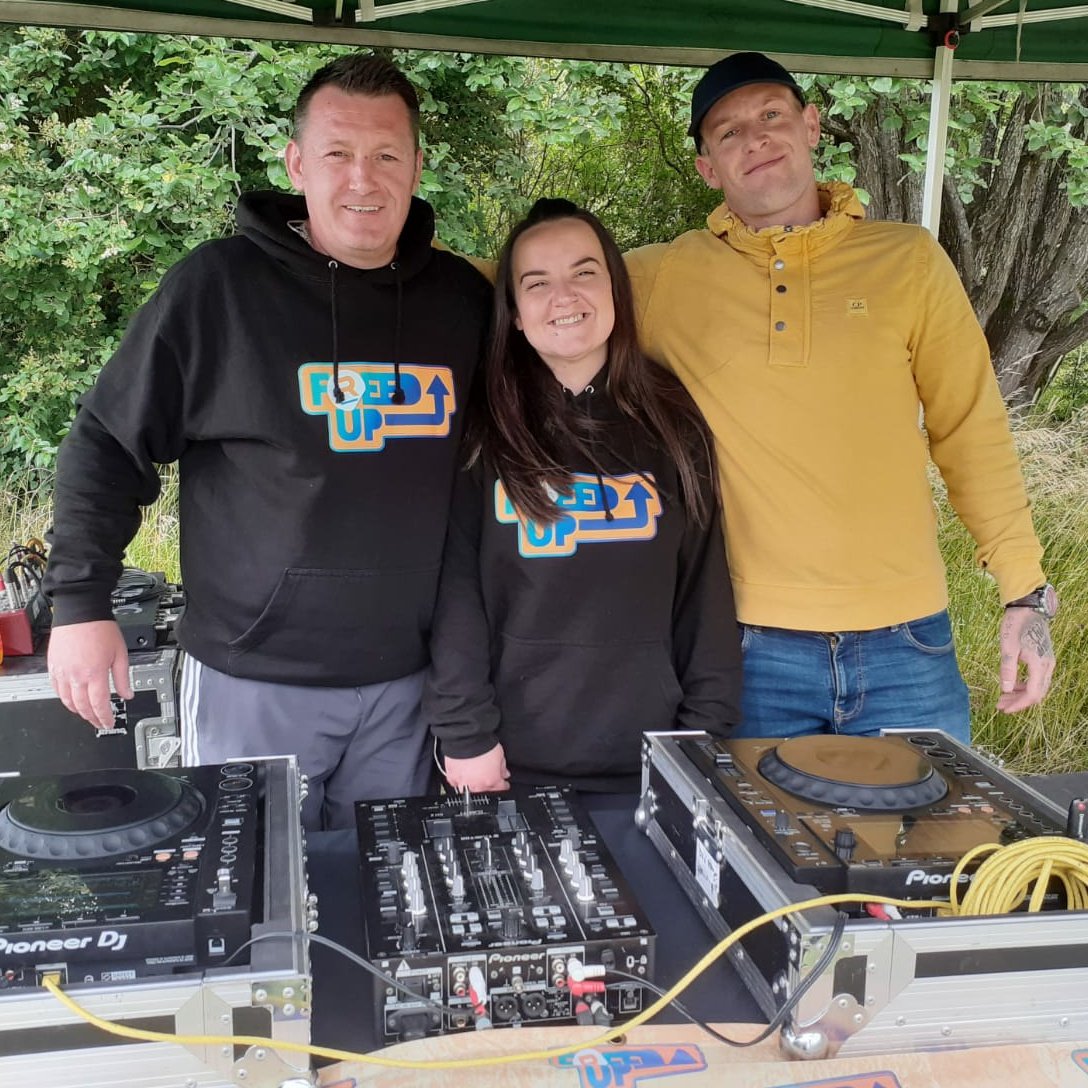 FreedUpEvents's tweet photo. #FreedUp bringing the tunes at  @NWRCGlasgow event at @ClaypitsLnr here until 5pm come down dance in the sun, catch @Phoenix_Scot #hiphop Collective at 3pm, lots happening 😎

#recovery #MakingRecoveryVisible #ScottishRecoveryConsortium https://t.co/rbow9zB6ZP