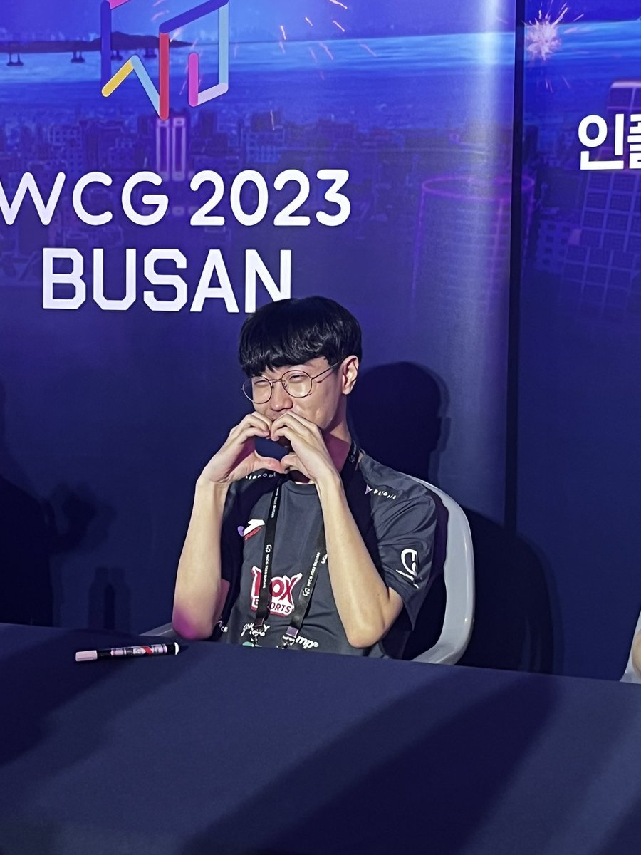 shushung_zz's tweet photo. 7/28 부산 WCG 2023 팬미팅
#이명재 #dding https://t.co/fdkhgUi8D5