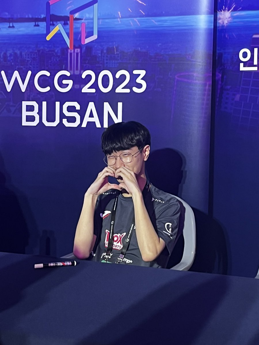 shushung_zz's tweet photo. 7/28 부산 WCG 2023 팬미팅
#이명재 #dding https://t.co/fdkhgUi8D5