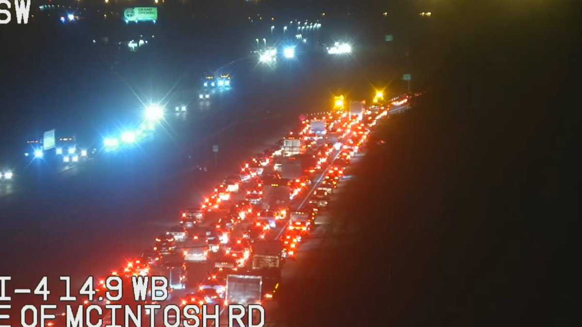 [Seffner] A portion of I-4 WB is blocked due to a crash, debris, a police incident, and fuel spillage. Delays have now reached Branch Forbes Rd. extending to Mango Rd. Consider US-92/Hillsborough or MLK as a detour. #GMTB #TampaBayTraffic
