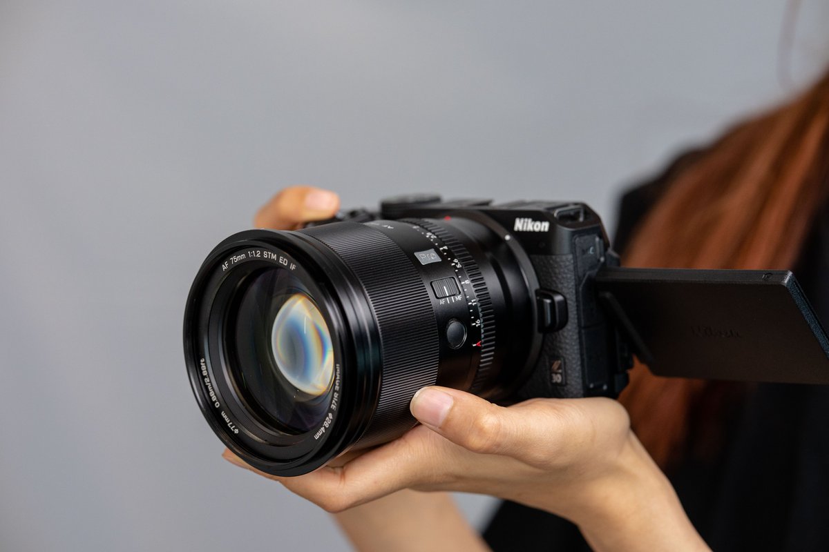 ViltroxOfficial's tweet photo. Only One Day Left until New 75mm F1.2 E/Z Pro are Available👏

Meet you on 𝐉𝐮𝐥𝐲 𝟑𝟏𝐬𝐭, 𝐔𝐓𝐂+𝟖 𝟐𝟎:𝟎𝟎⏰
We Will Prepare a Mysterious Surprise for You,Stay Tuned🌟

#viltroxlens #viltrox75mmf12  #portraitlens #apsclens  #viltrox75mmf12e #viltrox75mmf12z #newavailable https://t.co/UwdKGtGQkQ