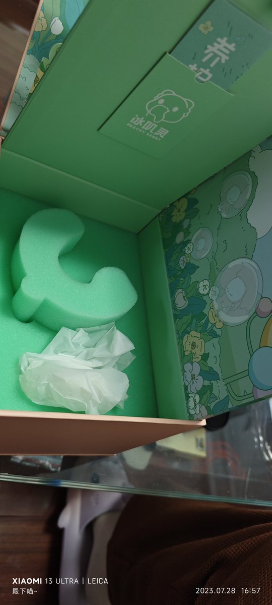LYhainers's tweet photo. 奇怪的机箱摆件！ https://t.co/hfz8EiDwWt