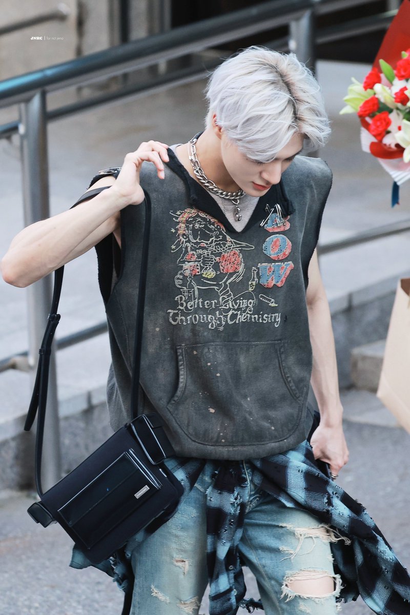 jnrc0423's tweet photo. 230728
#JENO #제노 #NCTDREAM #엔시티드림 https://t.co/YkMOn7dqh1