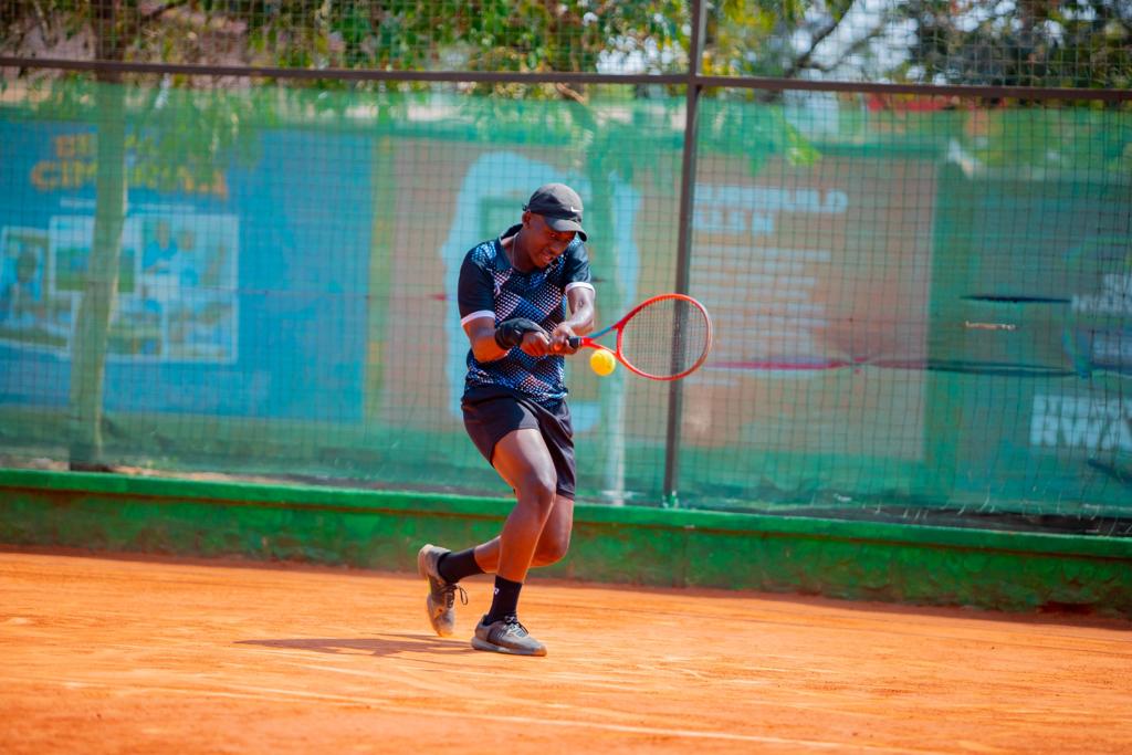 tennis_rwanda's tweet photo. #DavisCupRwanda 

Group IV - Africa - Group A 

Day III, Match I 

Isaac Nortey ( #Ghana) ✅️ 

6-0 6-0 

Esi Molefe ( #Botswana) 

#DavisCup #CIMERWA #AmekiColor #ParkInn #SimbaVoyages #VisitRwanda #Liquid https://t.co/U0REJ9lmww