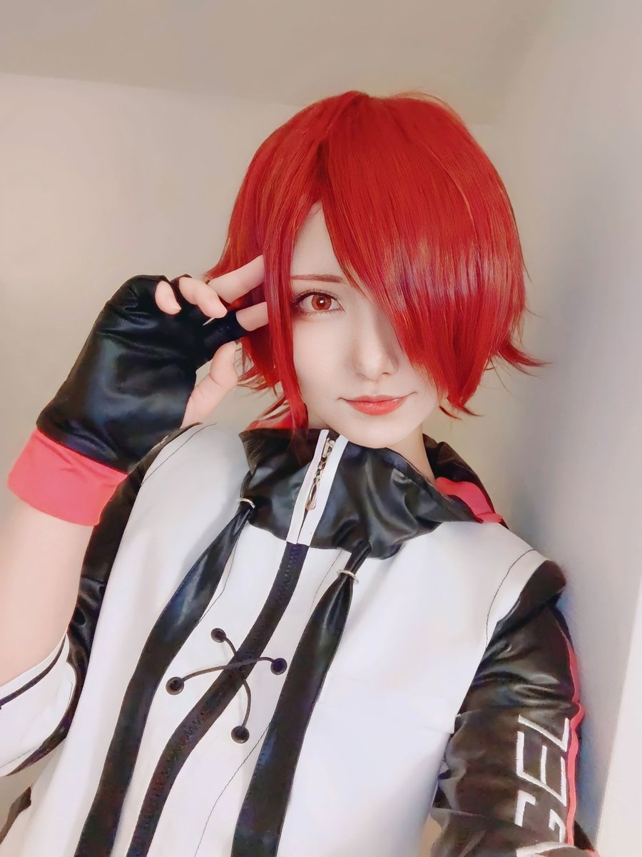 kaz0831_cs's tweet photo. 数年前の宅コスエクシア発掘‥‥
顔がっょぃ😂（バリ男装レイヤーでした） https://t.co/jjEHSHkACX