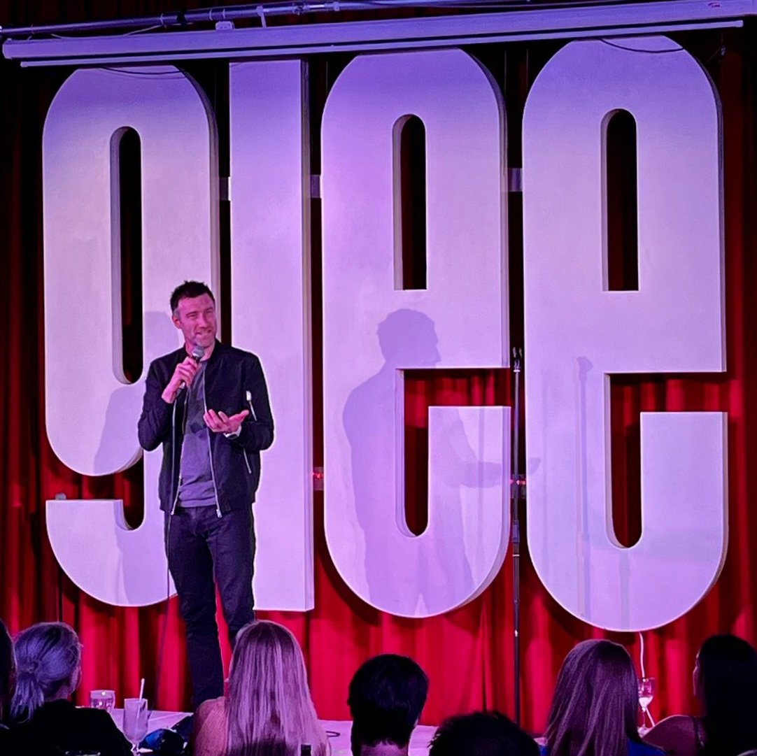 GleeClubCardiff's tweet image. Just how good was All In Comedy yesterday evening?! 😂

It's all thanks to @robinjaymorgan, @a_tweety_bird, @OnlyJoshing &amp;amp; @LiamFarrelly9 for smashing it 🙌

There's even more hilarious comedy still to come this week! Tickets &amp;amp; info at glee.co.uk/cardiff 🎟