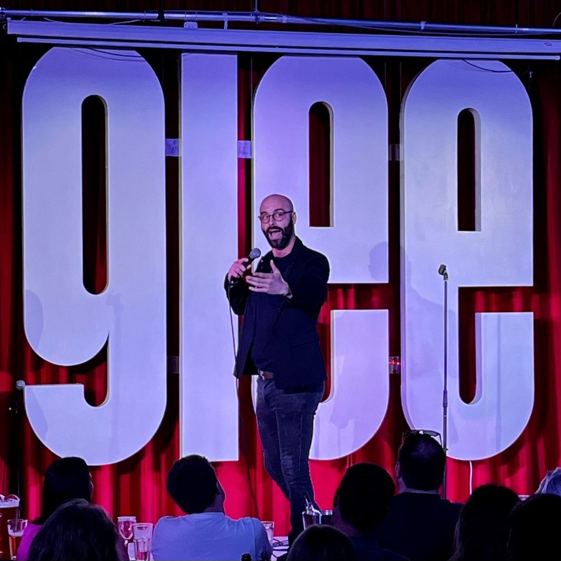 GleeClubCardiff's tweet image. Just how good was All In Comedy yesterday evening?! 😂

It's all thanks to @robinjaymorgan, @a_tweety_bird, @OnlyJoshing &amp;amp; @LiamFarrelly9 for smashing it 🙌

There's even more hilarious comedy still to come this week! Tickets &amp;amp; info at glee.co.uk/cardiff 🎟