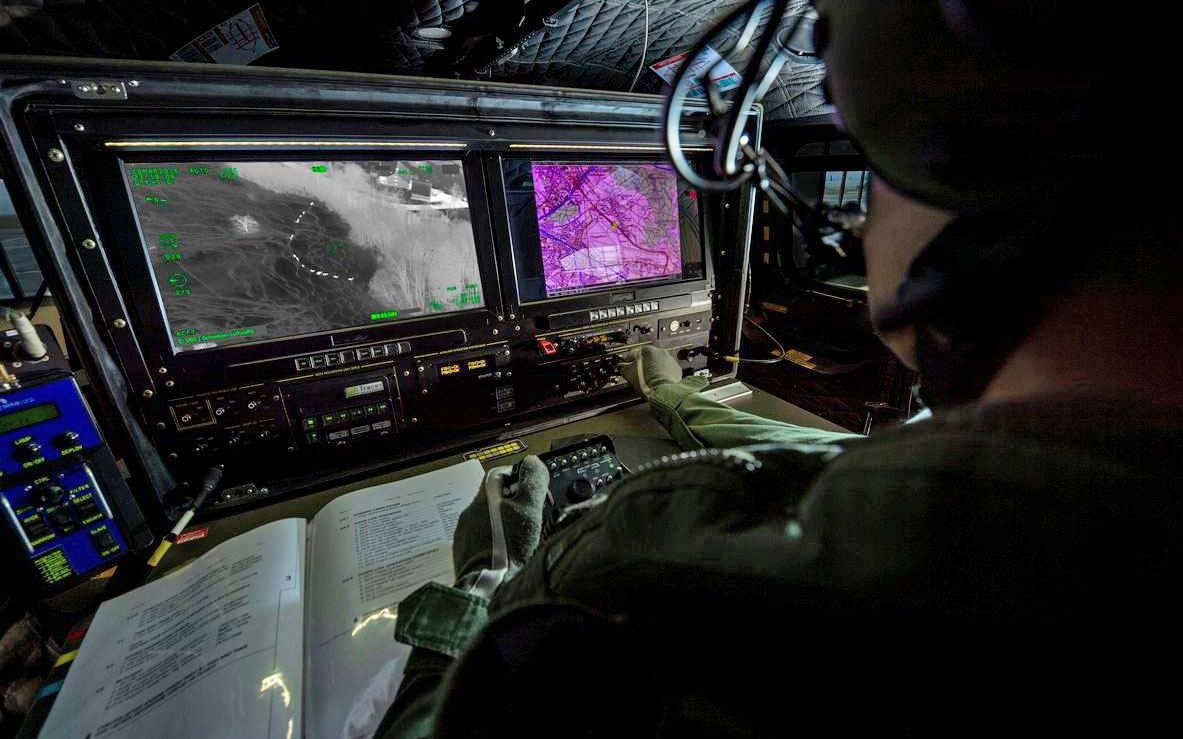 vbs_ddps's tweet photo. Auf Gesuch des Kantons Wallis setzt die #SchweizerArmee ihre #Waldbrand-Hilfeleistung in #Bitsch bis zum 8. August fort. https://t.co/YjADuPd8p5 https://t.co/Sr5Cjoh0Ih