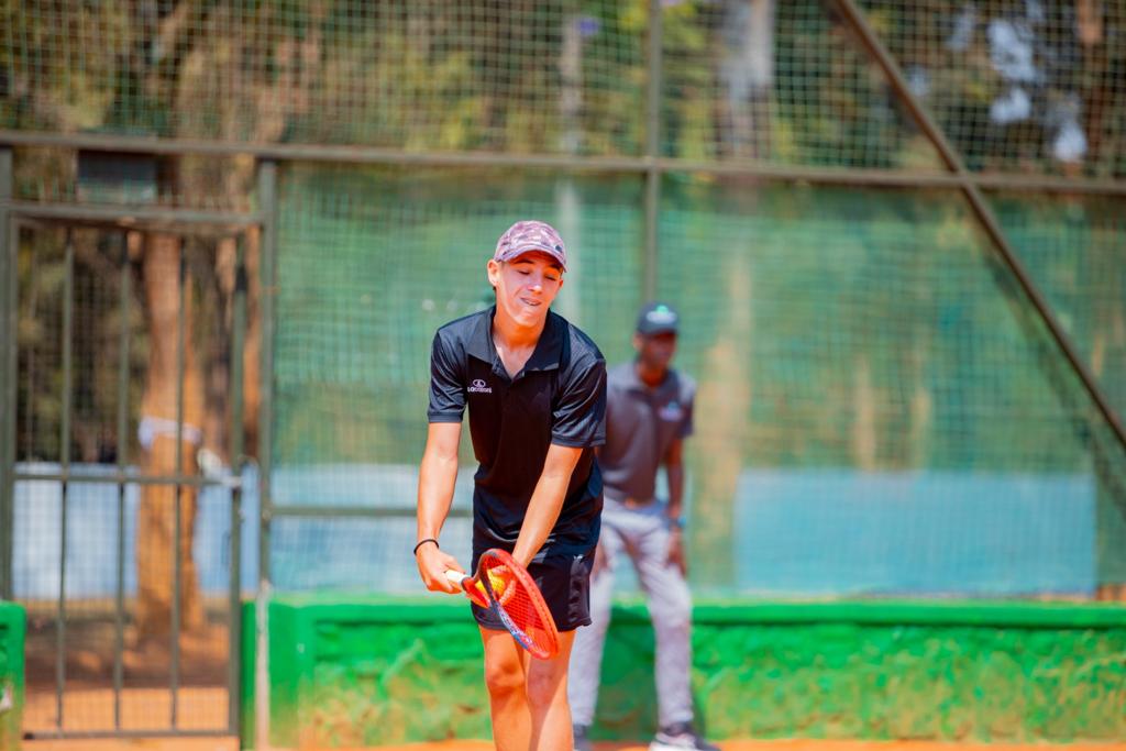 tennis_rwanda's tweet photo. #DavisCupRwanda 

Group IV - Africa - Group B 

Day III, Match I 

Luca Figueiredo ( #Mozambique) 

6-2 6-0 

Zidario Quitomina ( #Angola) 

#DavisCup #CIMERWA #AmekiColor #ParkInn #SimbaVoyages #VisitRwanda #Liquid https://t.co/G8xIs20cwV
