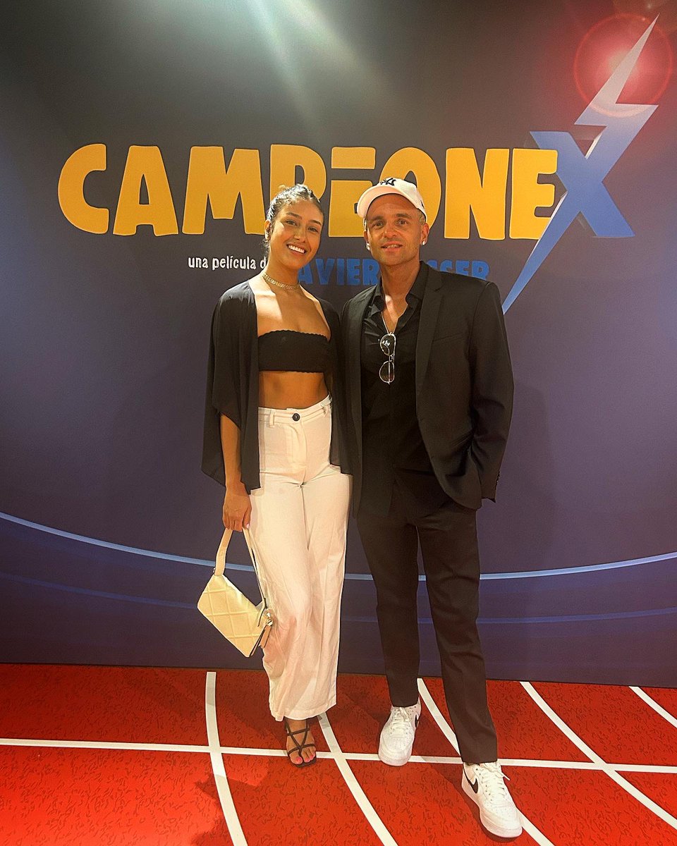 Lex_Ofi's tweet photo. Anoche en la premiere de @CampeoneX_  Felicidades a todo el equipo desde dirección y producción hasta cada uno de los actores y actrices. 18 de Agosto en cines! No se la pierdan! Fun 100% ✌️❤️‍🔥 https://t.co/ypCQrebC9K
