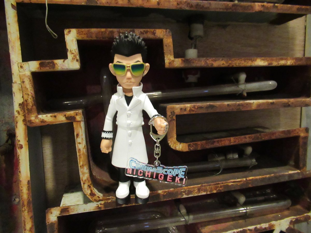 濱マイクの探偵事務所があった映画館〝日劇〟のネオンサインをデザイン