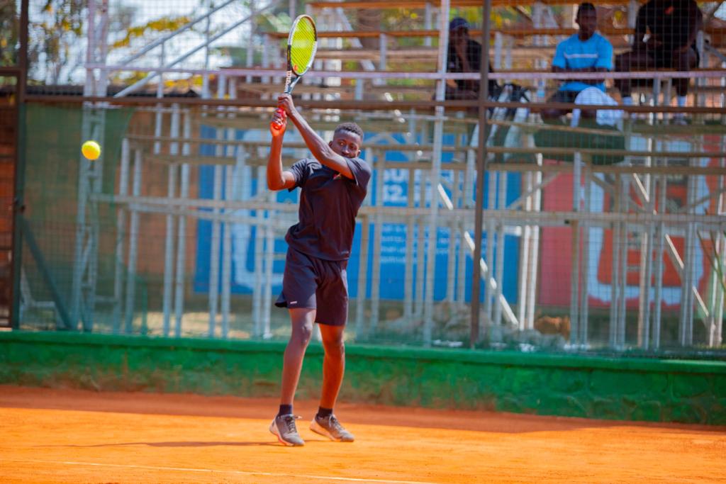 tennis_rwanda's tweet photo. #DavisCupRwanda 

Group IV - Africa - Group B 

Day III, Match I 

Luca Figueiredo ( #Mozambique) 

6-2 6-0 

Zidario Quitomina ( #Angola) 

#DavisCup #CIMERWA #AmekiColor #ParkInn #SimbaVoyages #VisitRwanda #Liquid https://t.co/G8xIs20cwV