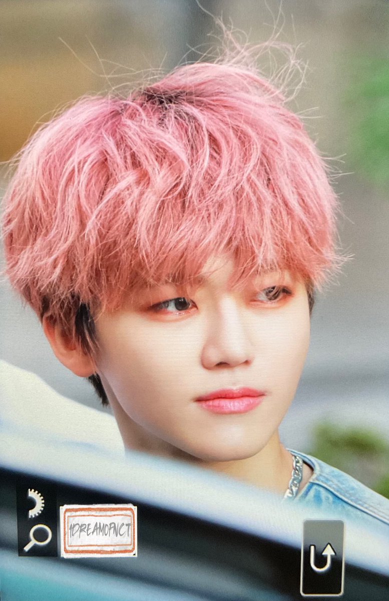 1DREAMOFNCT's tweet photo. 2023.07.28 뮤뱅 퇴근
울드림1위축하행🎉

#재민 #JAEMIN
#NCTDREAM #엔시티드림
#NCTDREAM_ISTJ https://t.co/iUe8xmaIvI
