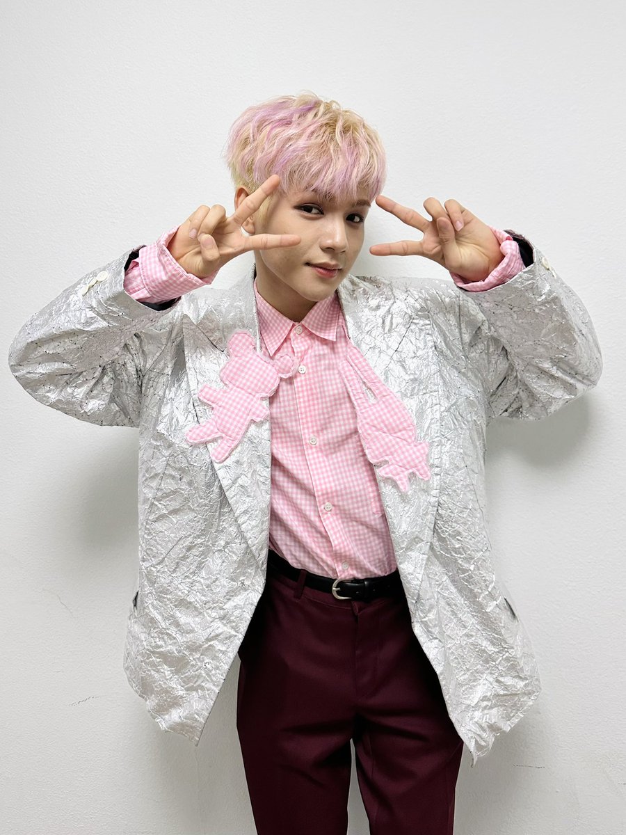 HORI7ONofficial's tweet photo. #HORI7ON_LOOK👀

📍DATE : 2023. 07. 28
📍STAGE : Music Bank

#HORI7ON #호라이즌 #SIX7EEN https://t.co/he1qcek5AT