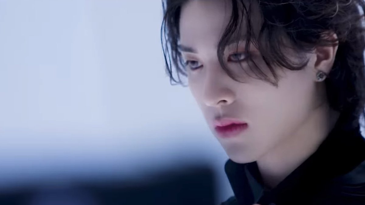 WORLDMUSICAWARD's tweet photo. #Treasure's new #BONABONA MV is epic!💪🎥💥🌎🔥👑👑👑👑👑👑👑👑👑👑❤️‍🔥 Watch: https://t.co/Kinh07N7WX 
#BONABONAbyTREASURE #TREASURE_REBOOT 
@treasuremembers https://t.co/MeTj4S4XYI