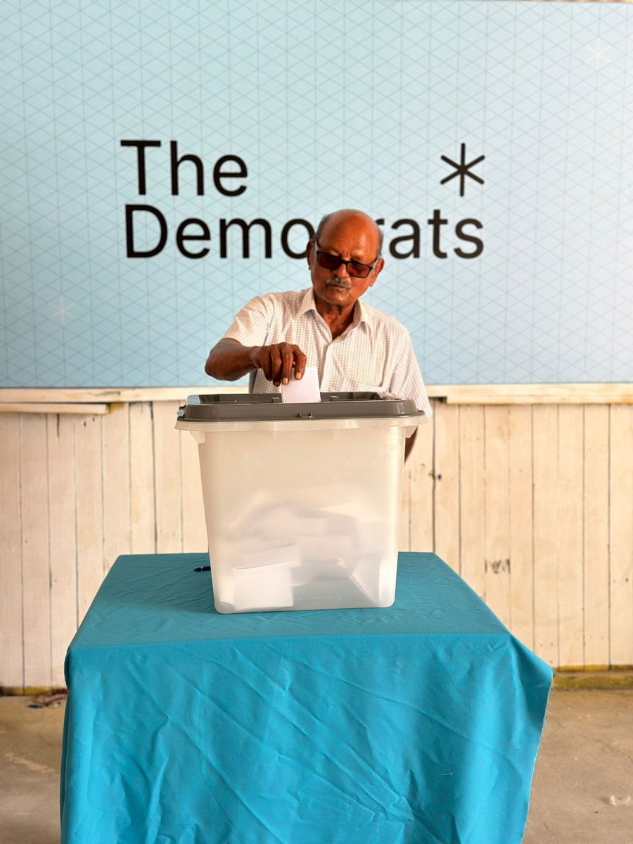 AliSajidMV's tweet photo. @TheDemocratsMV ގެ ރިޔާސީ ޕްރައިމަރީގެ ވޯޓުލުން ކުރިއަށް 
ގއ. ވިލިނގިލި 

@Shueib_Anys @athyabbas @zaindheen @HathimMH
#WeTheDemocrats https://t.co/Tl5IFG4nME