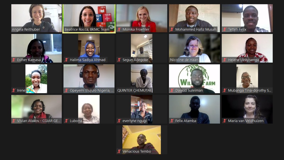 MoFroehler's tweet photo. It was such a pleasure to meet this year's #YouthAgriChampions from Africa & start a new chapter! 

Learning about their initiatives to support smallholder farmers to adapt to the impacts of #climatechange is truly inspiring. 

I look forward to seeing their collaborative work ahead!