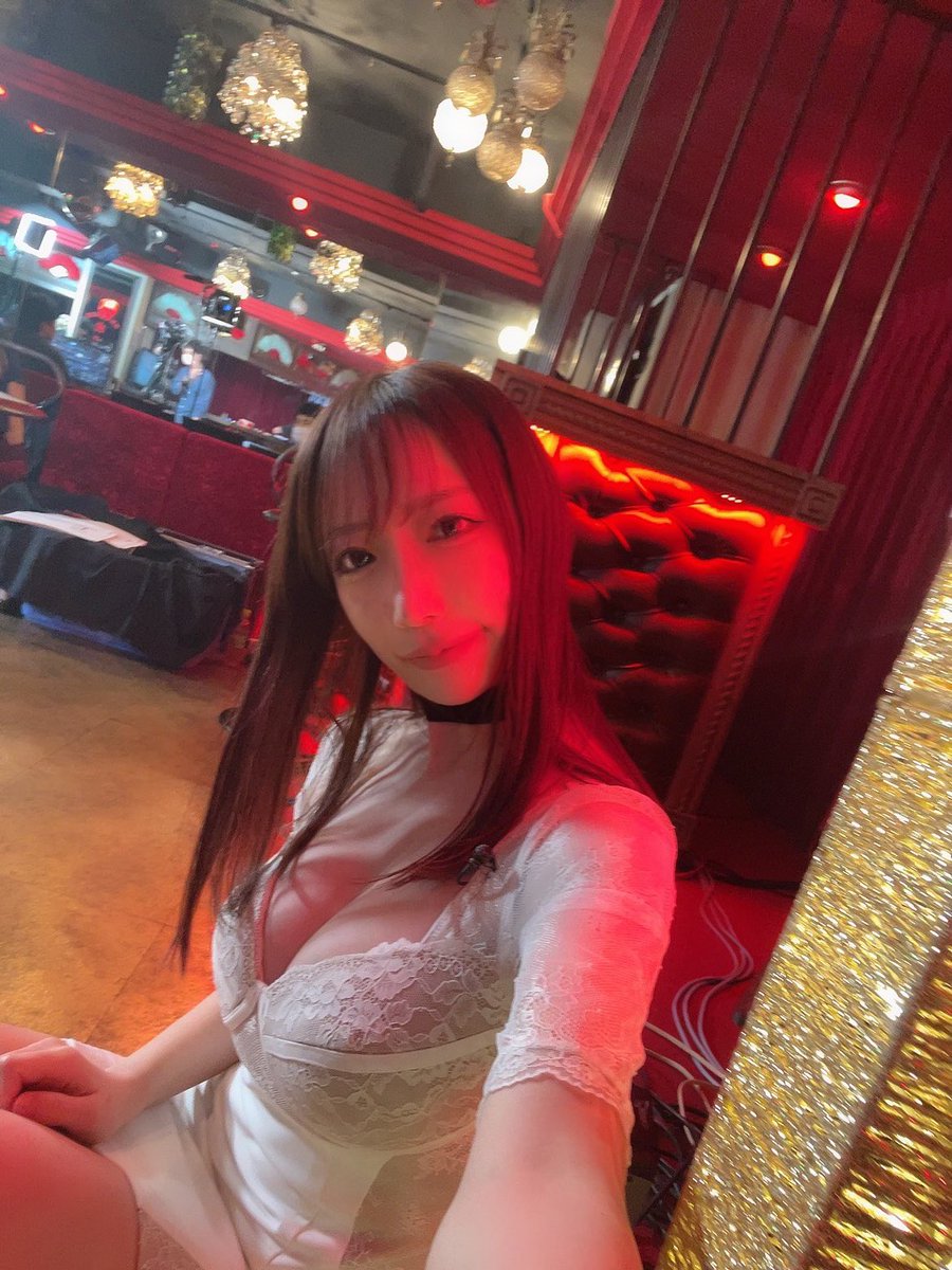 今夜20:00〜21:30
『なぐさめスナック』
出演させていただきます📺
怪しい写真撮れちゃった🤳笑

チーママ:清水あいり
ゲスト:岡野陽一さん

ご視聴はこちらから
コメントちょうだいね👼🏻🤍
https://t.co/5hYMn3ZxUL https://t.co/e3OkuHRWHx