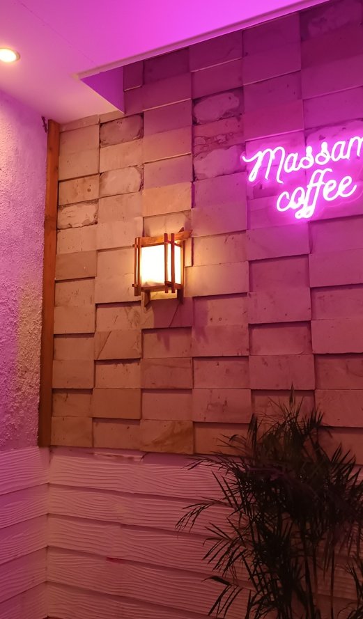 luminapreset's tweet photo. Neon vibes, coffee highs. https://t.co/UHaYvG1r8c