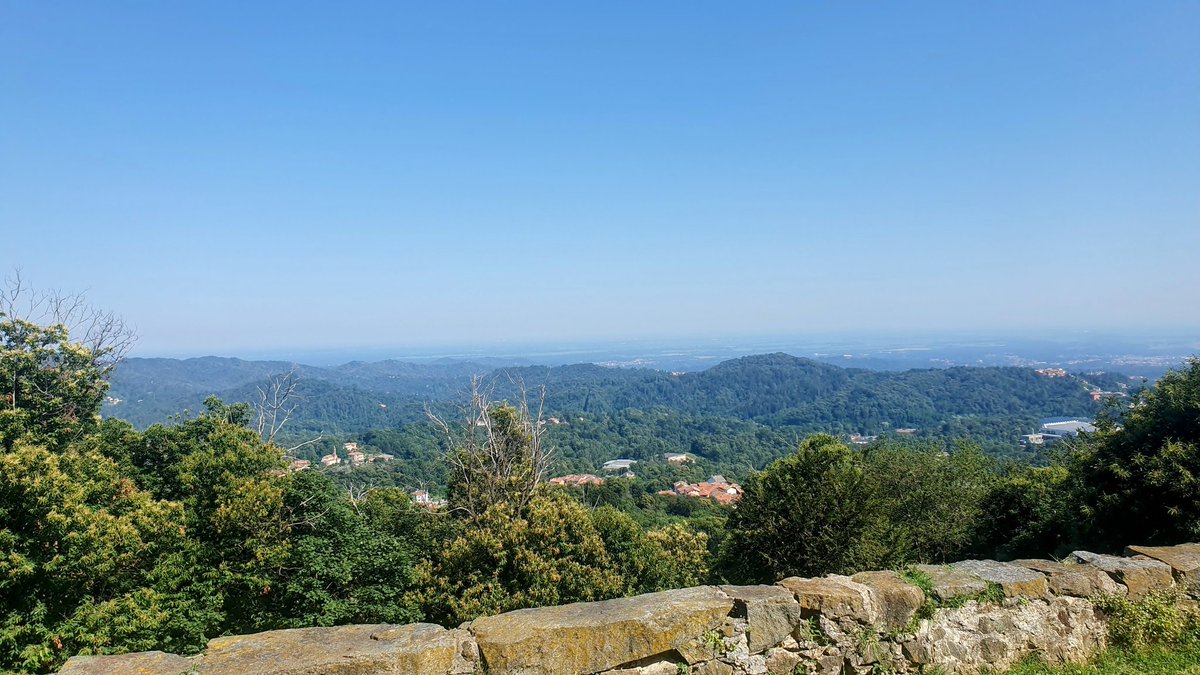 piemonte_italia's tweet photo. Il santuario della #MadonnadellaBrughiera a #Trivero, sulle alture del #Biellese, presenta due antiche chiese in un prato che domina la pianura piemontese e lombarda. #scenariomontagna #piemontedavivere https://t.co/n34hQapeEl