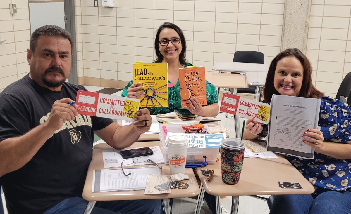 Leaders  DeLeon, Vallejo, & @TechieAnna committed to collaboration during @swisd admin leadership! Thank you for all the 💡 ideas @AllysonApsey @mrsjessgomez #LeadWithCollaboration @RACzyz   #4OCF @SW_Innovate