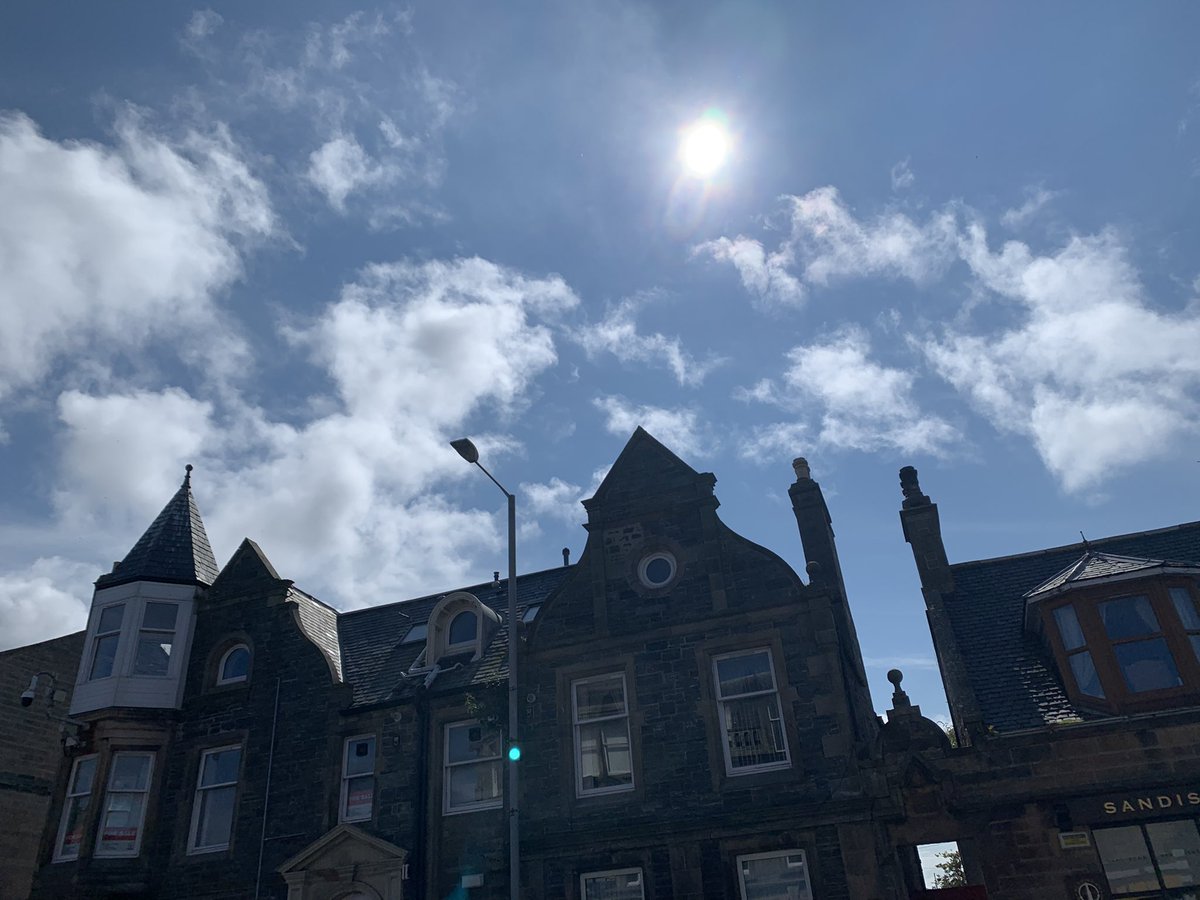 Digi_MSkinner's tweet photo. Sun is shining on the #Buckie Hub today. ☀️😊 Come in past if you are out and about. Giving away FREE sims thanks to @GoodThingsFdn national databank. @Moraypathways #digitalskills #digidude #Moray https://t.co/MYPGBKmjCX
