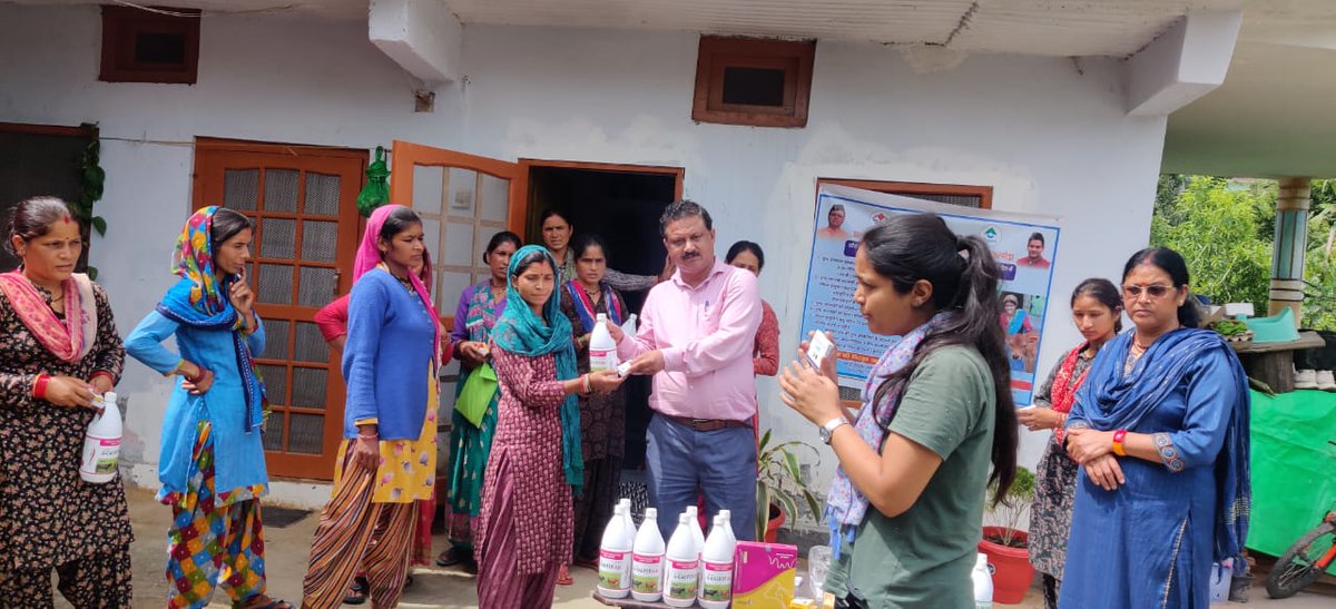 AdBageshwar's tweet photo. दुग्ध समिति फुलवारीगूठ में 28 जुलाई 2023 को श्रीमती बसंती देवी श्रीमती 
भागुली देवी की गायों का ईलाज किया गया @basava_ias @DirectorDairy https://t.co/iTFWRFTKm7