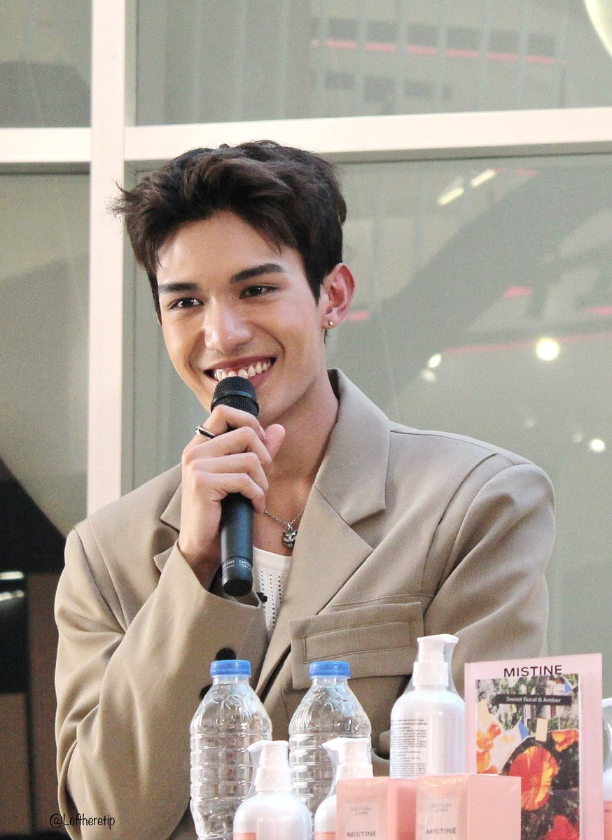 Leftheretip's tweet photo. synonym ของคำว่าหล่อ ก็คือสรภ ใช่หรือไม่
ใช่แล้ว ใช่แน่ๆ ใช่เลย >\\\\\<
#netsiraphop
#เน็ตเจมส์ผิวออร่าที่มิสทิน #MISTINExNETJAMES https://t.co/Gd2mKIv0aS