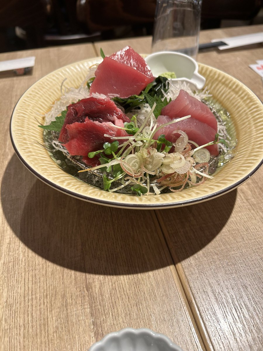 eto0328's tweet photo. 会社の飲み会、先輩こなくて1人で飲んでる https://t.co/8mXb5R1K7d
