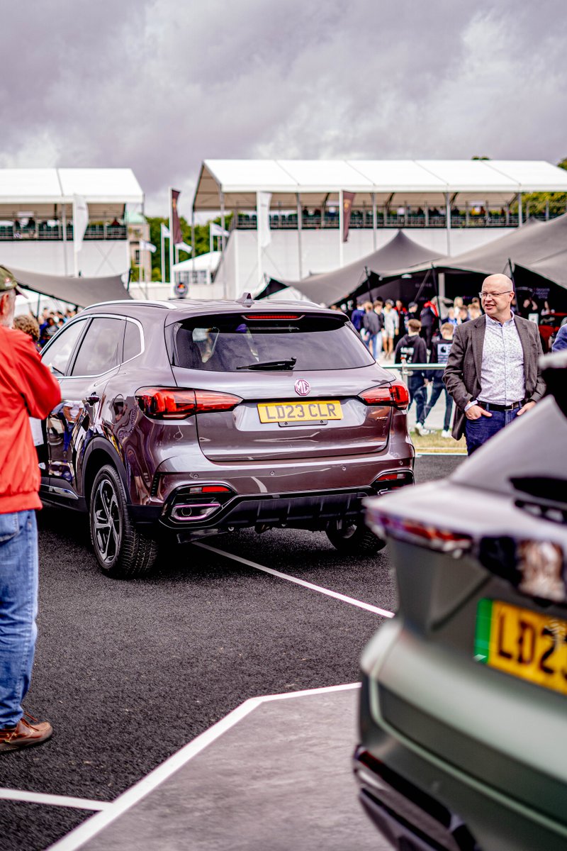 Dees_Ford's tweet photo. New MG HS builds on our hugely popular large SUV with an extensive redesign featuring a sharper, more aggressive appearance @fosgoodwood 

#MG #goodwood #fosgoodwood #MGHS #fos https://t.co/8Na5Uwk6wQ