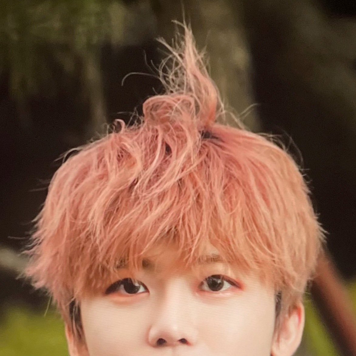 his hair why is this so cute 😭😭