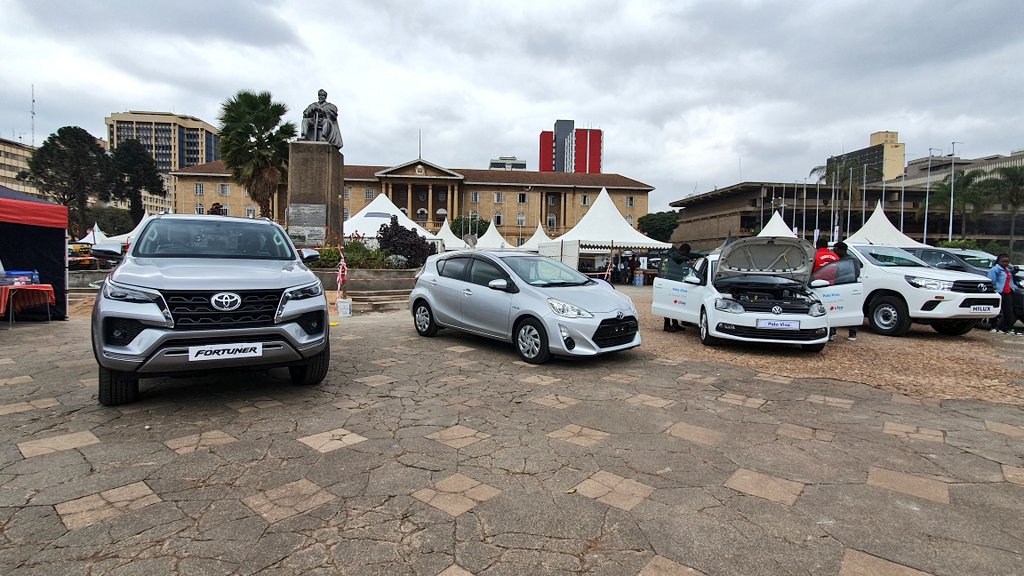 SheCanDrive_KE's tweet photo. @DiggerKenya - Digger Motor Show - Preview Day 2
🗓 Friday 28th July, 2023 
📍KICC 
🎟 Free Entry 
From 28th - 30th July, 2023 - 8:00 AM - 5:00 PM
#DiggerMotorShow2023 #DiggerMotorShow #shecandrivekenya #SCDK https://t.co/7T9IFypKG3