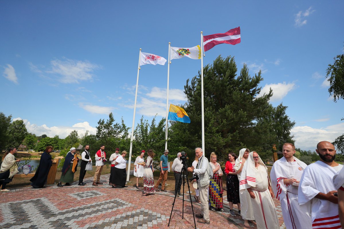 The European Congress of Ethnic Religions tweet media