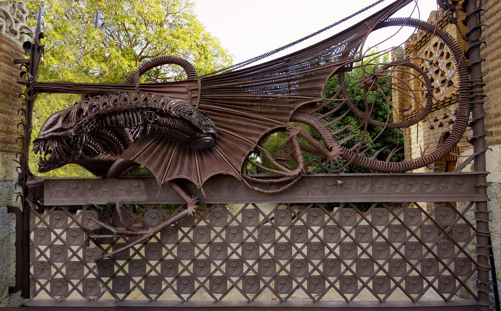 BoigBCN's tweet photo. 16. La reixa dels Pavellons Güell. 

Alien (1979) https://t.co/VxSRKPpSk2