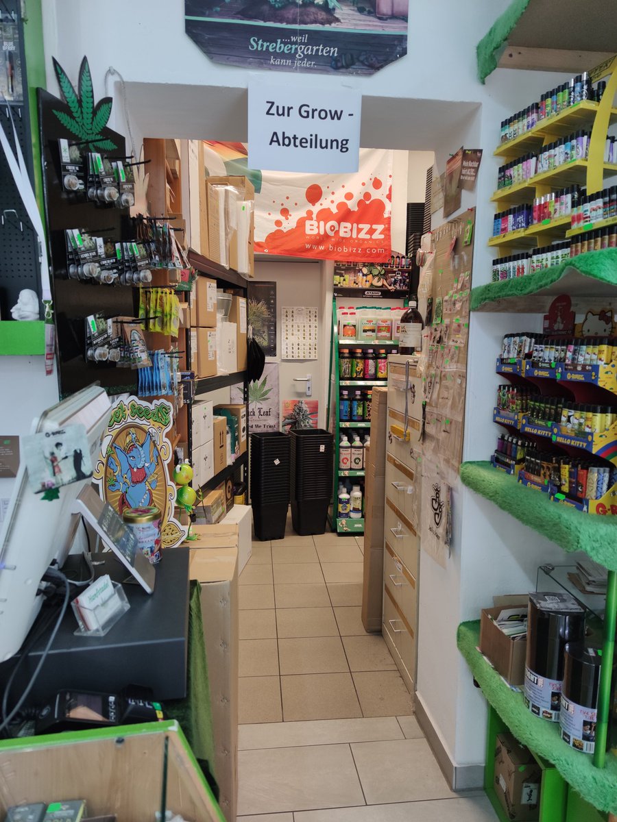 hanfstadel's tweet photo. Kleine feine #grow Abteilung im #hanfstafel in #Augsburg. Hier findest Du alles was du zum Aufziehen deiner #cannabis Pflanzen brauchst. #hanf #weedmob #cbg #cbn ##thc #HHCP #biobizz #atami #canna #clonex https://t.co/2CFNJPsa09
