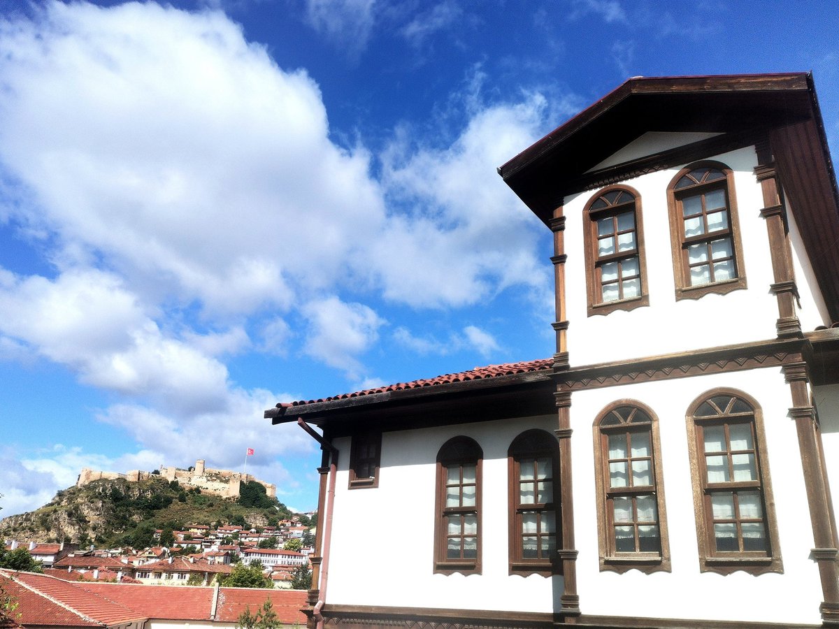 MuseumKastamonu's tweet photo. @kast_kentmuzesi 
Morning as a mark from history
Time in Kastamonu
photo credit by @glykon https://t.co/6j0nPcIg9a
