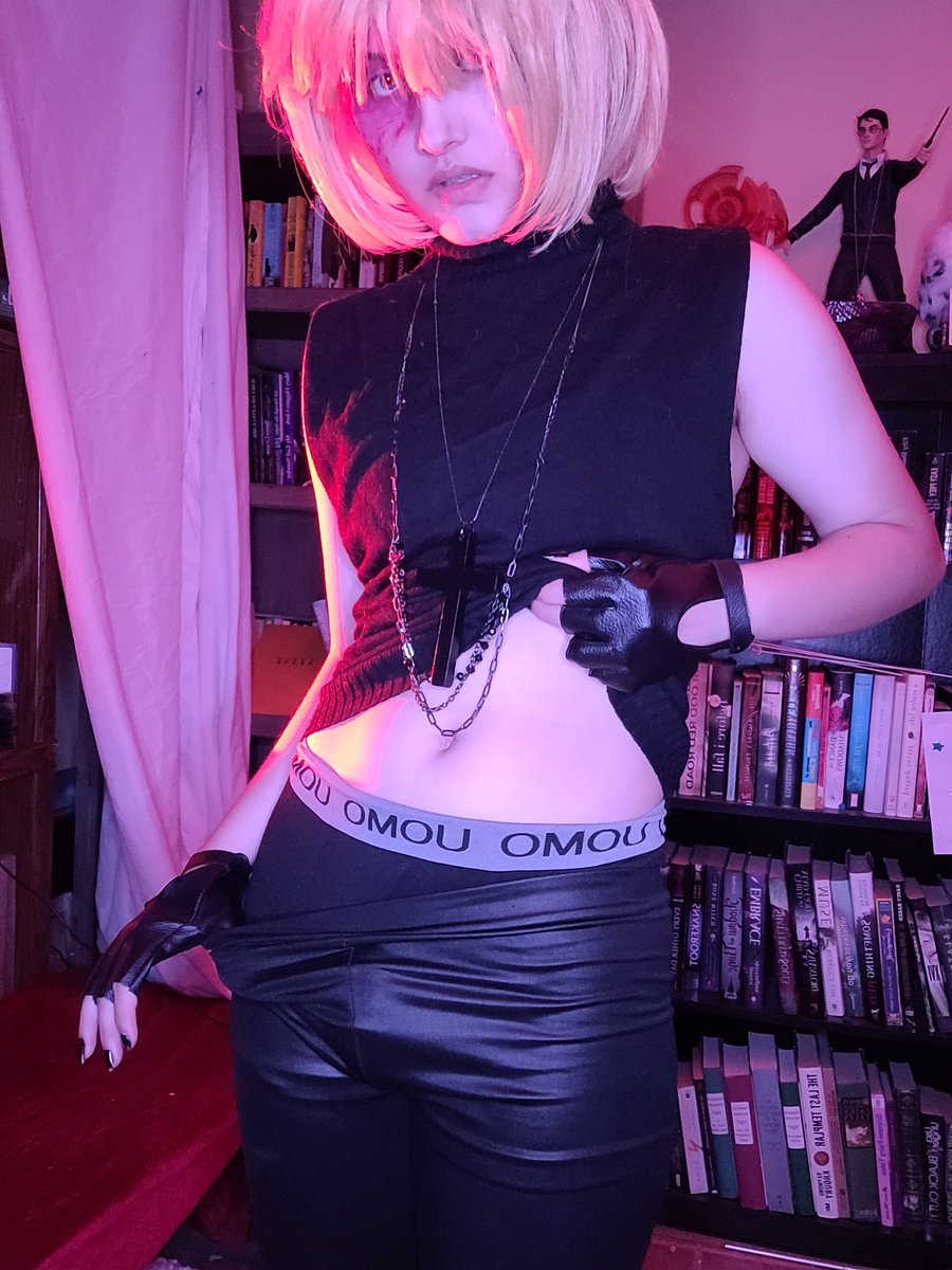 PenguinEffect69's tweet photo. Have some silly teasing pics of mello
#mello #deathnote #deathnotemello #mellocosplay https://t.co/cotHYMoP8H