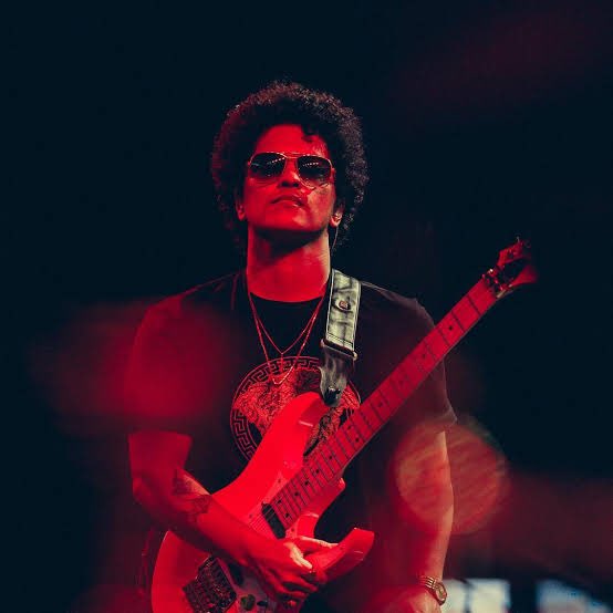 BrunoMarsAccess's tweet photo. Bruno Mars no The Town, faltam 37 dias 🇧🇷🔥 https://t.co/vDGfN5Ng0b