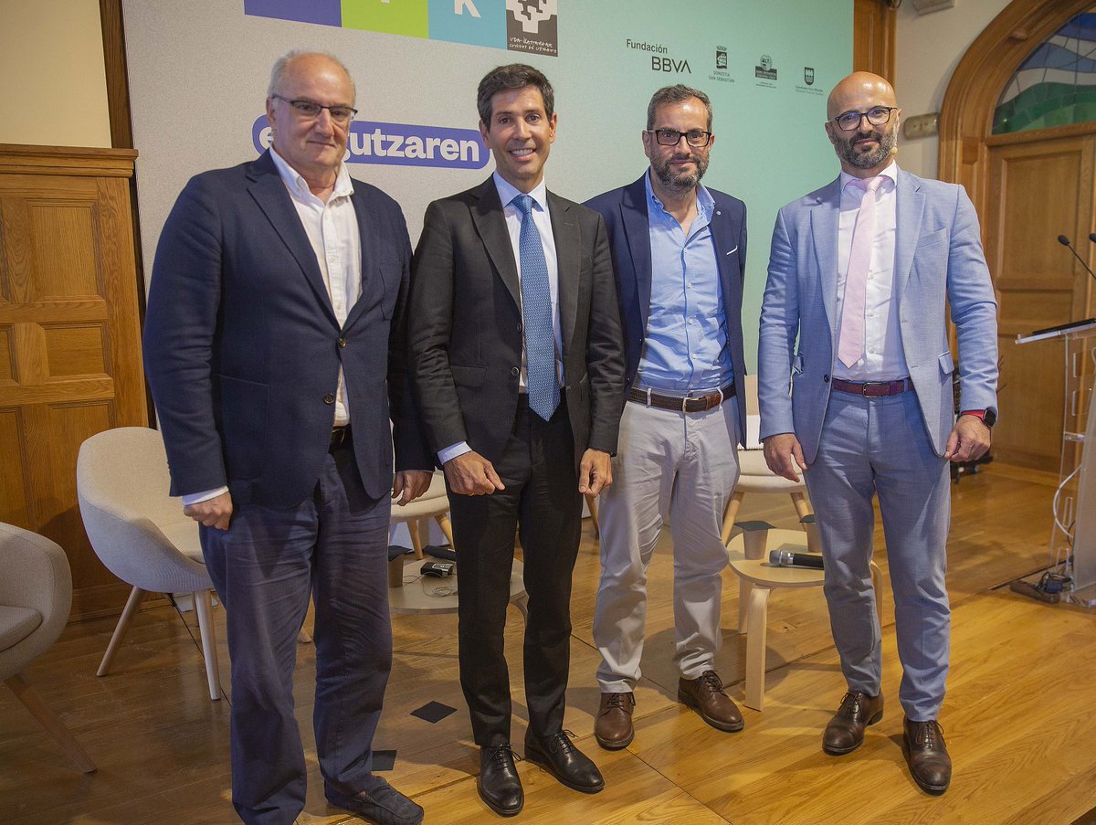 Registradores de España tweet media