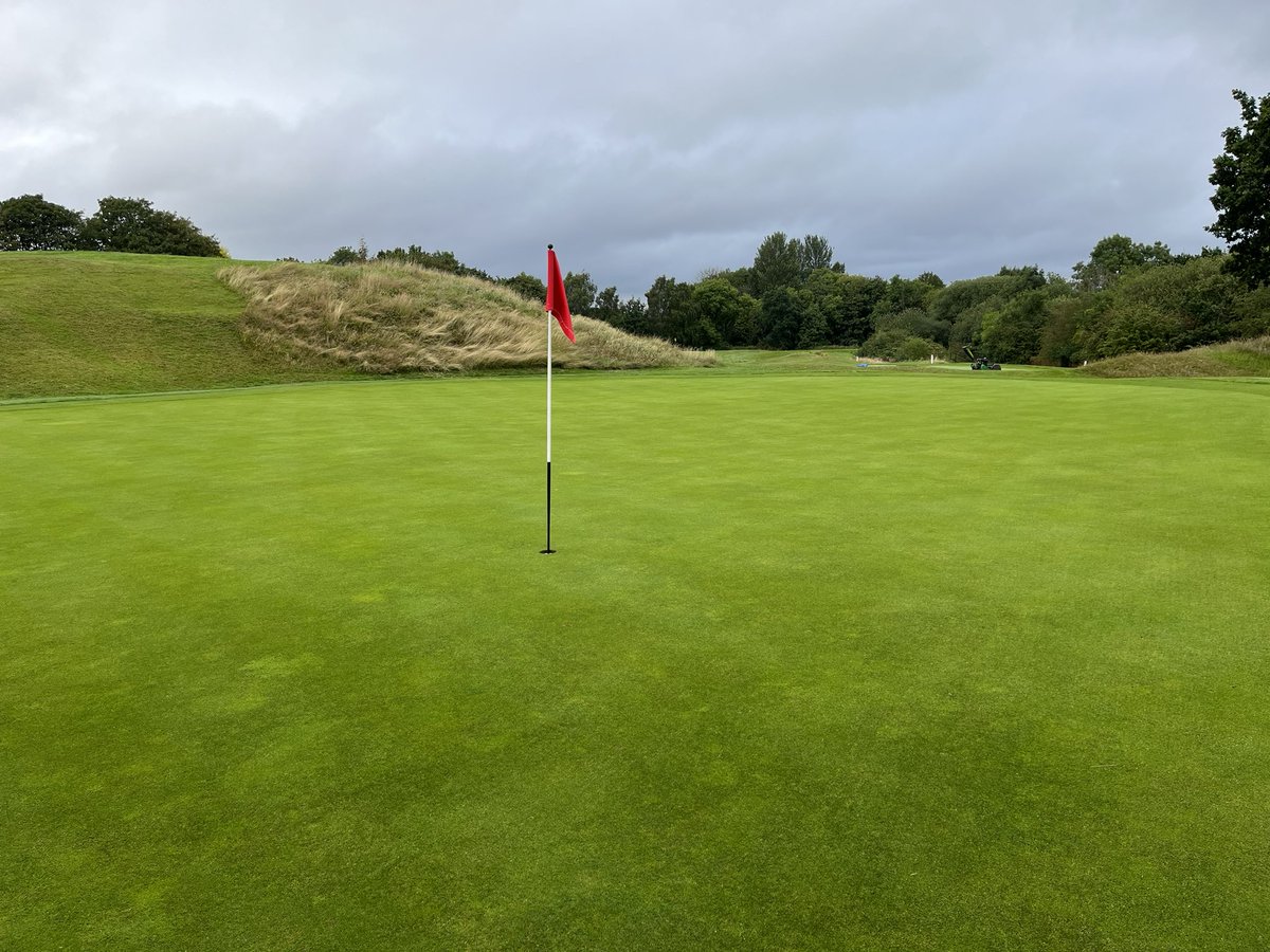 azzabazza86's tweet photo. With the highest recorded rainfall in July @ReddishValeGC the course and greens are holding up exceptionally well 👌🏻 168mm recorded in July becoming the wettest month of the year! Amazing effort from @RVGCgreens producing week in week out 💪👌🏻 https://t.co/wmZehIYicX