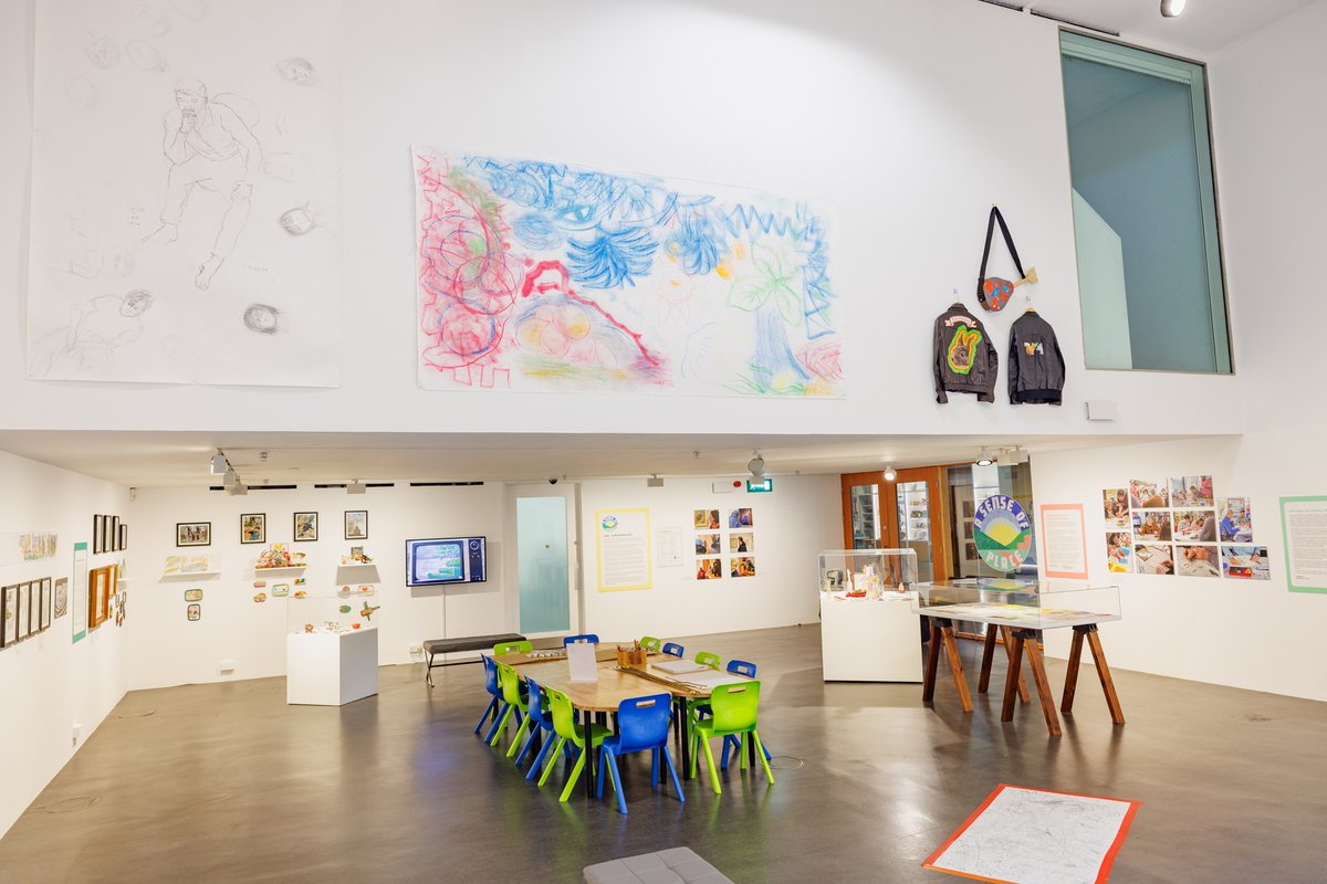 #ASenseOfPlace co-pro @CreatHealth & partners across the region inc @StaffsLibraries @BMTEngage @WolvArtGallery Exhibition in @newartgallery Community Gallery documented by @JackSpicerAdams July 2023 On until 26 Nov showing participants work celebrating nature & local collections